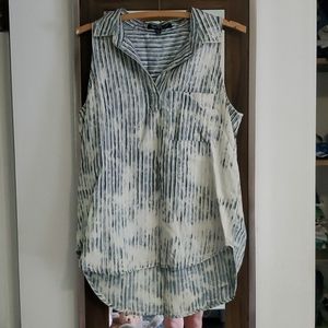 Velvet Heart Collared Sleeveless Top